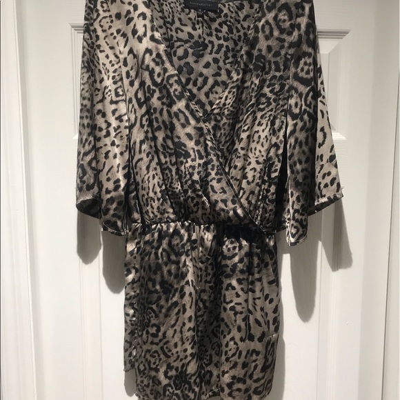 Leopard romper!! - Picture 2 of 3